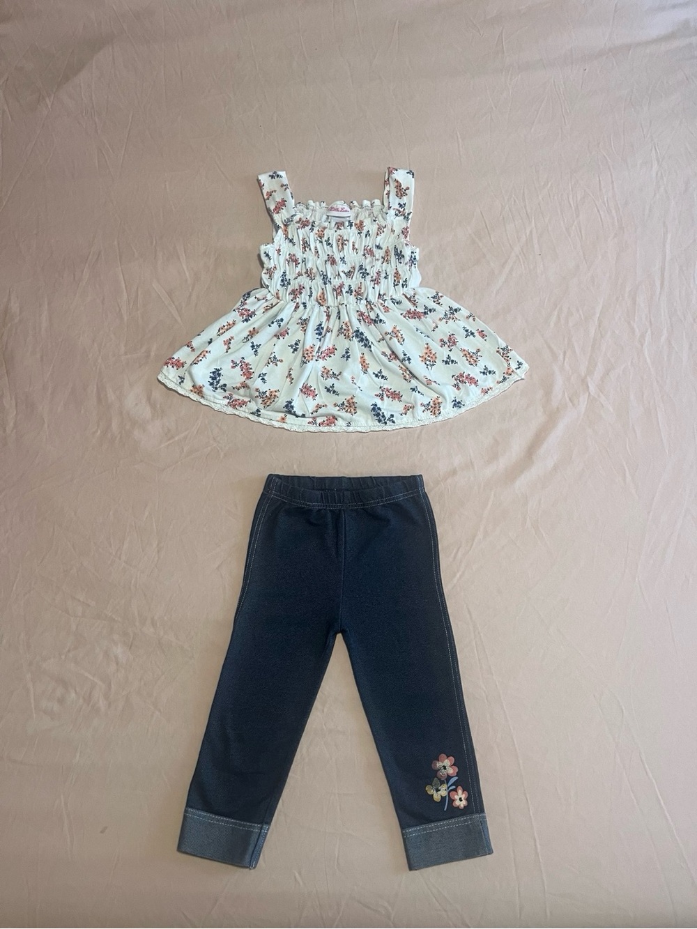 Little Lass Girls 2 Piece Outfit Floral Smocked Top & Navy Leggings Size 5